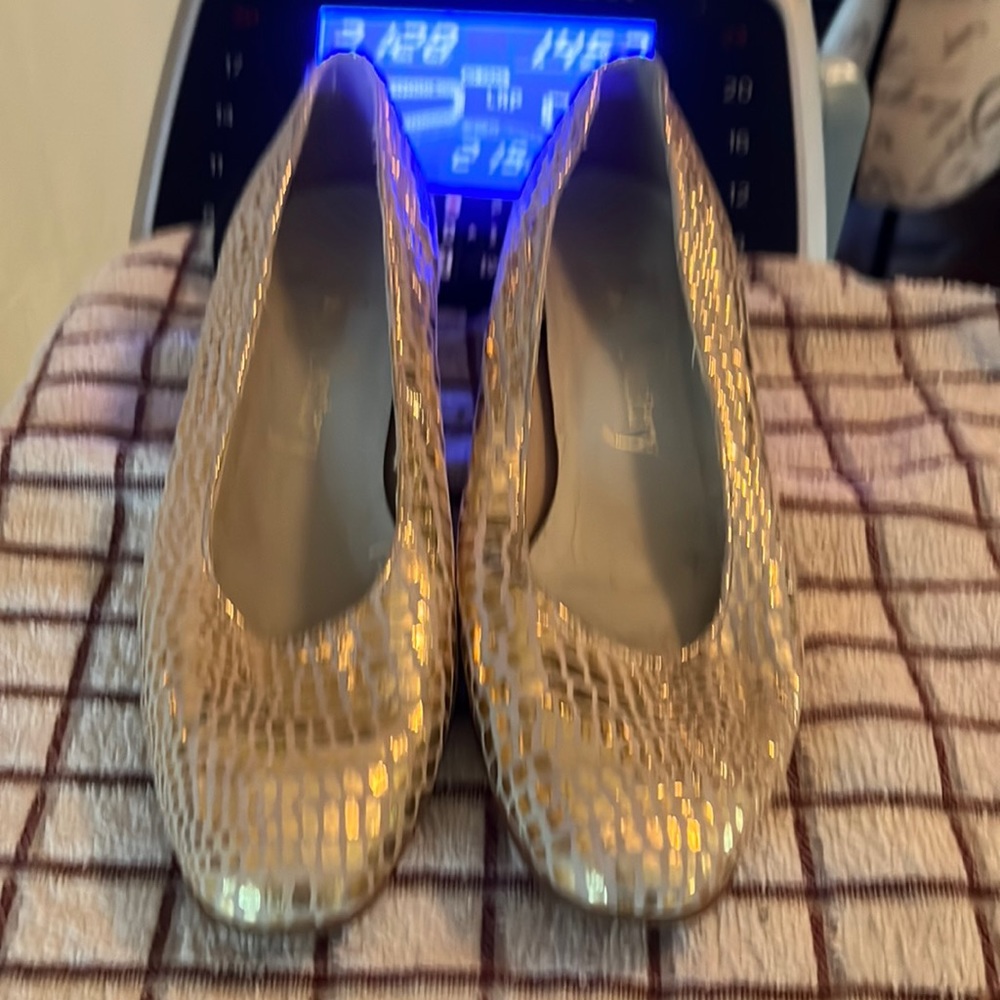 Village bootery cute leather gold and tan 7 1/2 great shape shoes